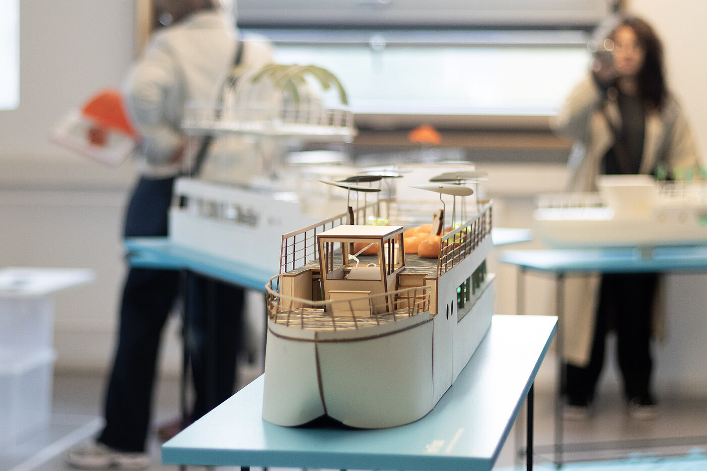 Ausstellung "ReMake Science" auf dem Wissenschaftsmarkt beim SILBERSALZ Festival 2025